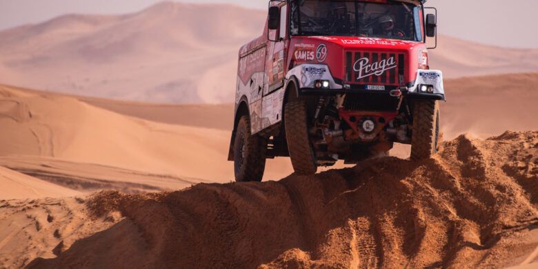 #508 Aleš Loprais, Petr Pokora a Jaroslav Valtr ml. – Praga V4S DKR, Instaforex Loprais Team, Dakar 2022