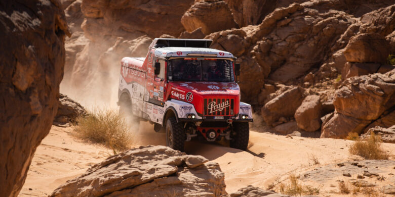 #508 Aleš Loprais, Petr Pokora a Jaroslav Valtr ml. – Praga V4S DKR, Instaforex Loprais Team, Dakar 2022