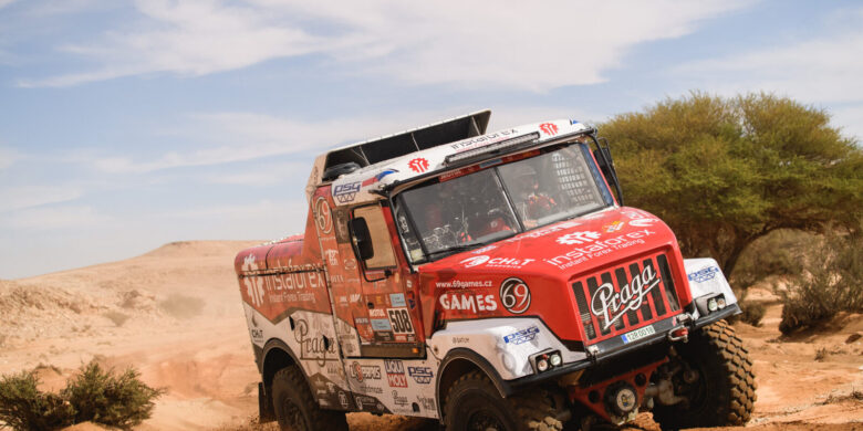 #508 Aleš Loprais, Petr Pokora a Jaroslav Valtr ml. – Praga V4S DKR, Instaforex Loprais Team, Dakar 2022