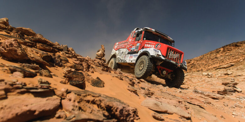 #508 Aleš Loprais, Petr Pokora a Jaroslav Valtr ml. – Praga V4S DKR, Instaforex Loprais Team, Dakar 2022