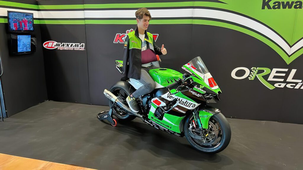Oliver König na svém novém motocyklu WorldSBK Kavasaki