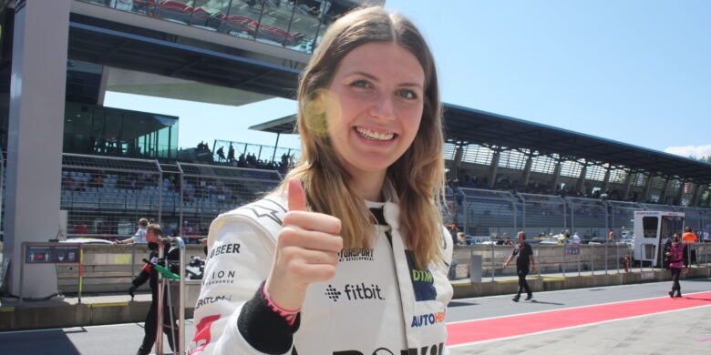 Angličanka Esmee Hawkeysová bude jedinou ženou v šampionátu DTM 2022