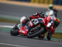 #1 Yoshimura SERT Motul (Black, Simeon, Guintoli), Suzuki GSX- R1000 (foto: David Reygondeau/EWC média)