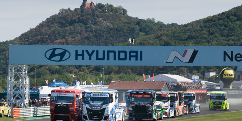 Sobotní první start závodu tahačů na mosteckém autodromu (foto: Jan Škoda)
