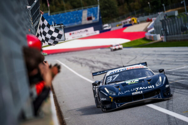 #37 Nick Cassidy, Red Bull AlphaTauri AF Corse, Ferrari