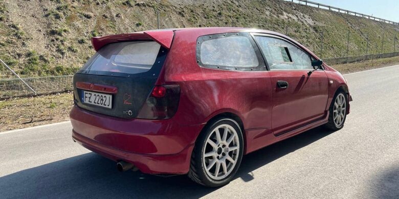 Gustav Niedelský a nová Honda Civic Type R, foto týmu