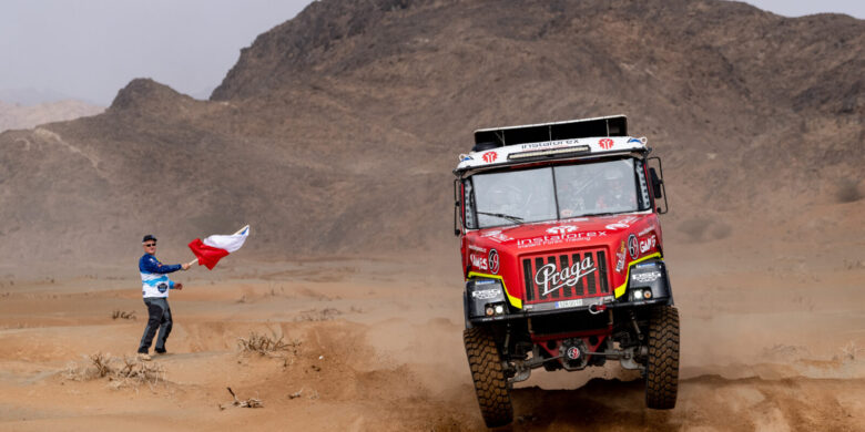 #508 Aleš Loprais, Petr Pokora a Jaroslav Valtr ml. – Praga V4S DKR, Instaforex Loprais Team, Dakar 2023