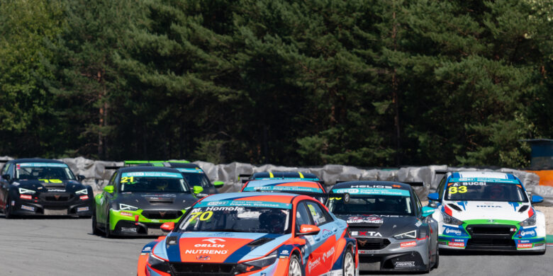 Janík Motorsport na čele skupiny TCR Eastern Europe 2023 v Brně, foto: Jan Škoda