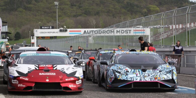 Dennis Waszek vs Pavel Bouška - Lamborghini Super Tropheo - Zeknova Carboniacup autodrom Most 2024