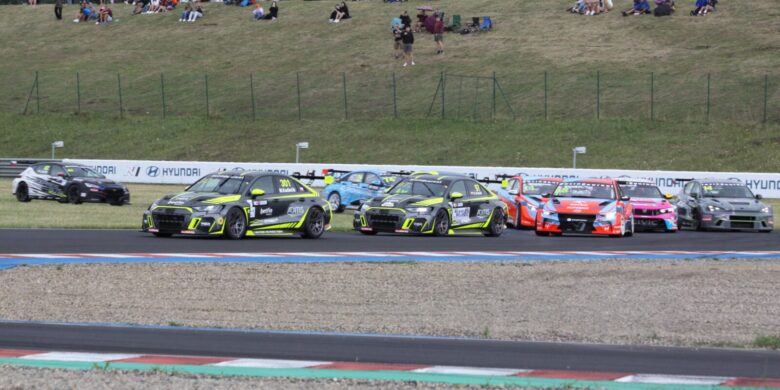 Start do závodu TCR Eastern Europe autodrom Most 2025 © V. Rožánek