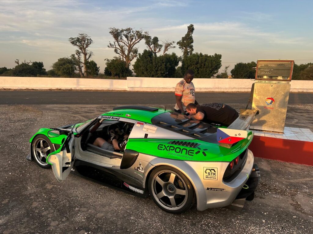 KT MOTORSPORT na Baobabs
